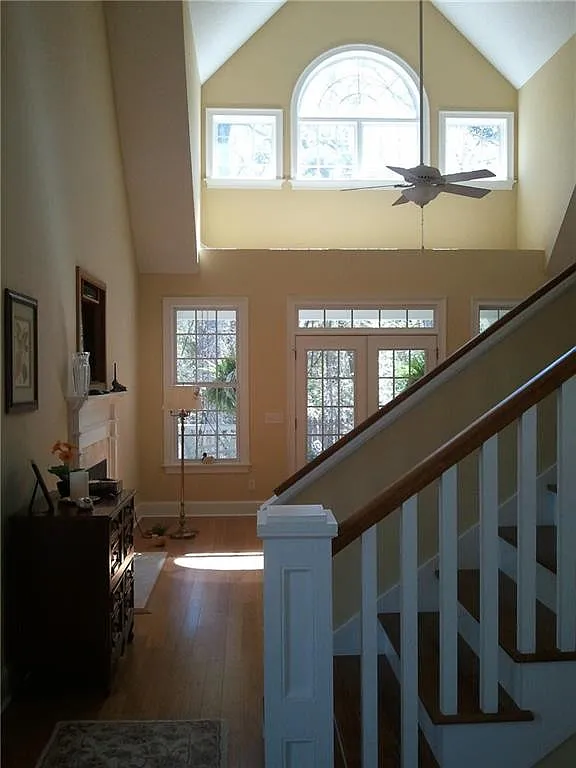 4 bed, 2.5 bath, 2273 sqft, $2,900 — Photo 4