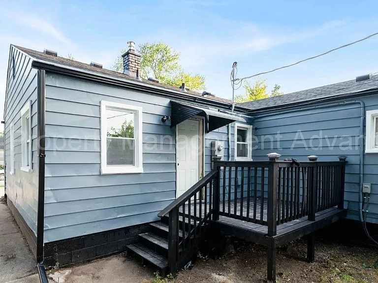 1513 E Meyers Ave — Photo 23