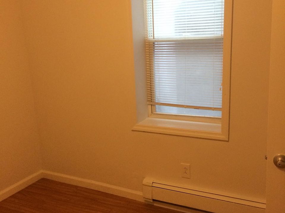 1st image of 3853 12th St