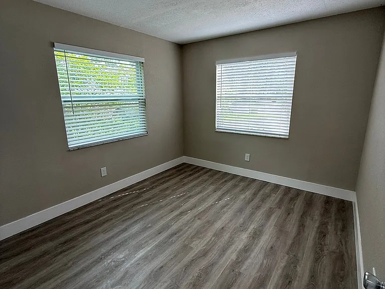 3315 Barnsdale Dr #B-6 — Photo 9