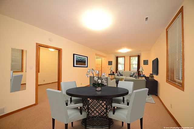1st image of 3744 N Greenview Ave #1