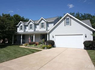 2 Oak Creek Dr, East Peoria, IL 61611