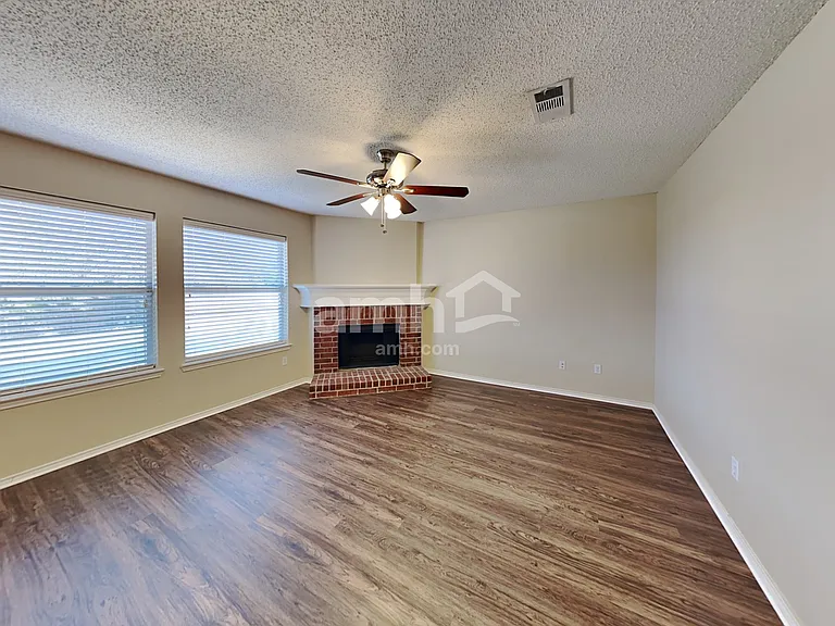 636 Blueberry Hill Ln — Photo 6