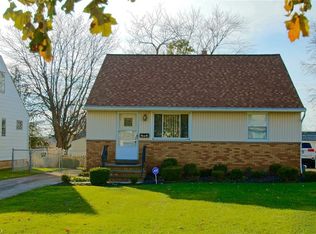 900 McKinley Ave, Bedford, OH 44146