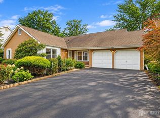20 Franklin Dr, Plainsboro, NJ 08536