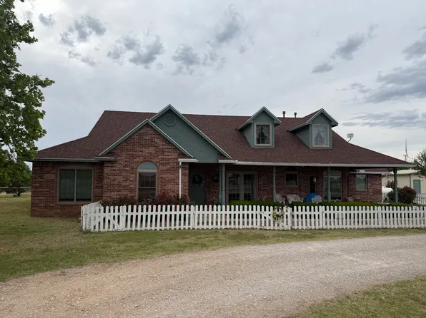 58301 S County Road 208, Vici, OK 73859