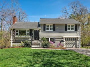 72 Oakcrest Rd, Needham, MA 02492
