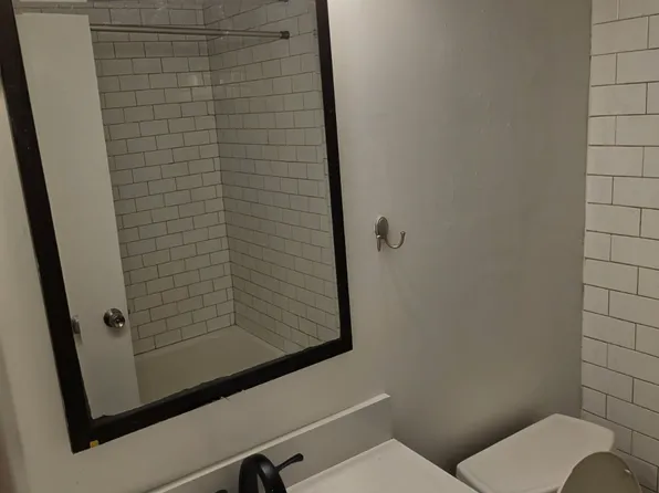 123 Lockart Plz Floor 1, Philadelphia, PA 19116