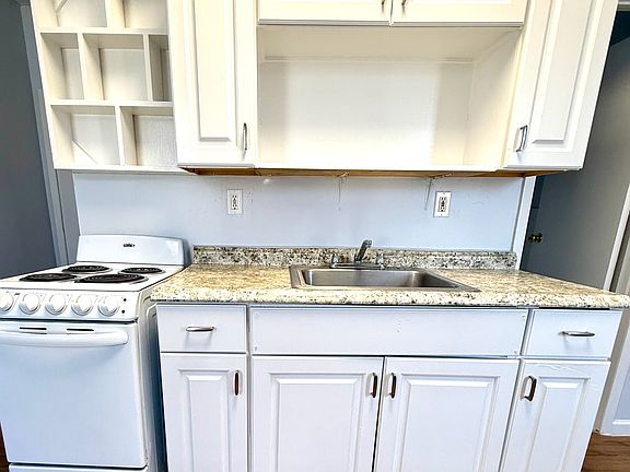 4th image of 213 School St APT 1