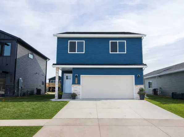 6590 68th St S, Horace, ND 58047