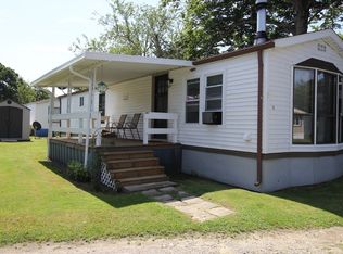 11 4th Ave, Pocasset, MA 02559