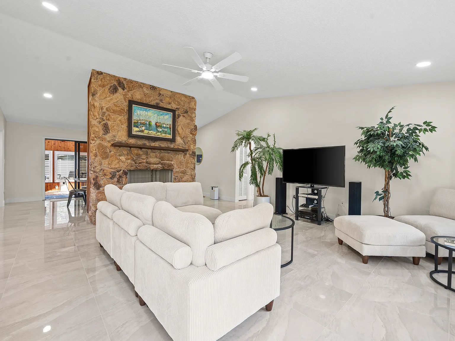 4 bed, 2.5 bath, 2356 sqft, $7,950 — Photo 1