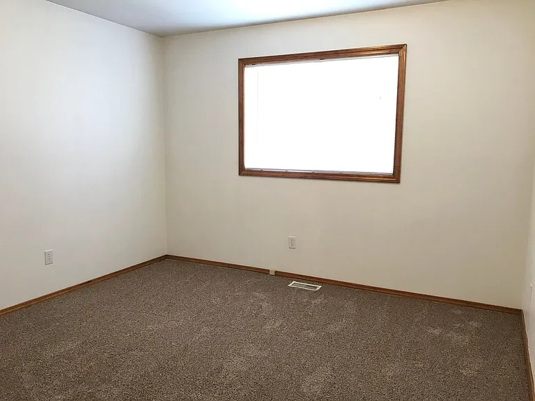 3246 N Mitchell St — Photo 11