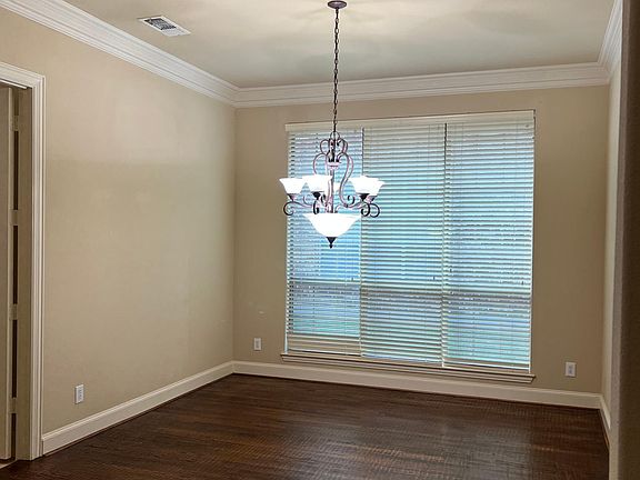 4th image of 908 Evening Shade Ln