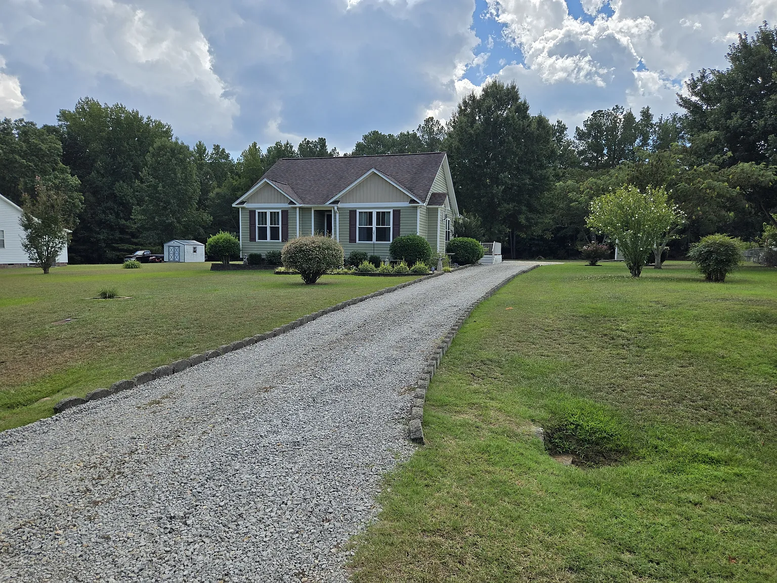 3 bed, 1158 sqft, $1,750 — Photo 2
