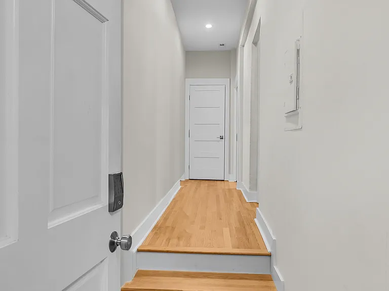 137 Calhoun St — Photo 2