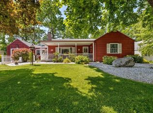 112 Glenoak Dr, Springfield, MA 01129