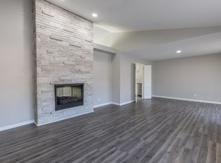 11835 N Ranch Dr, Florissant, MO 63033