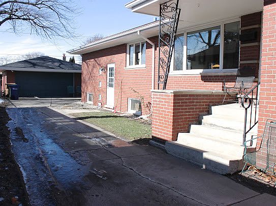 2nd image of 9816 S Tulley Ave