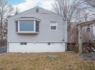 19 Pepperidge Rd, Wantage, NJ 07461