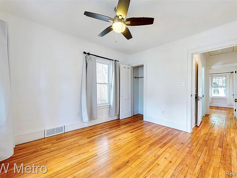 865 W Marshall St — Photo 3