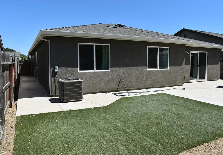 524 Janell Ct — Photo 33