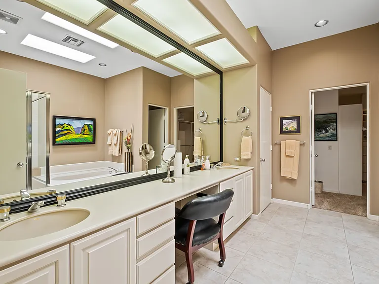 461 Desert Holly Dr — Photo 13