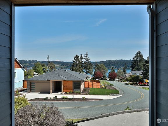 3rd image of 4936 Harbor Hills Drive