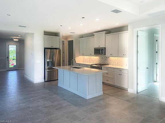 5th image of 4605 Centaurus CIR