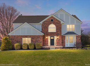 3552 Kossuth Rd, Lake Orion, MI 48360