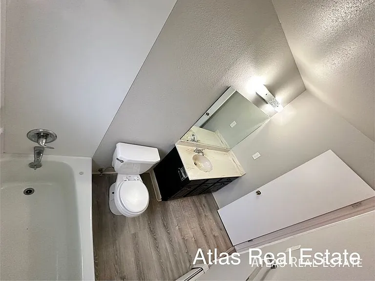 64 Newport Cir #3B — Photo 8