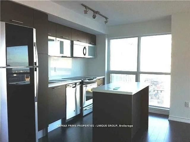 386 Yonge St #1707 — Photo 3