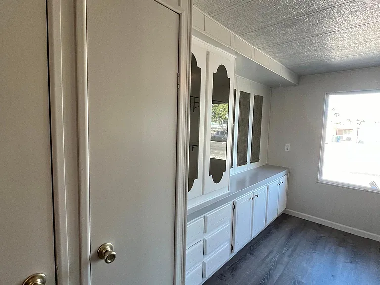 926 Roadrunner Dr — Photo 12