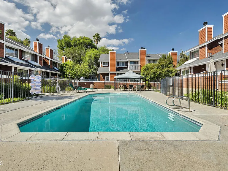 19431 Sherman Way #6 — Photo 26