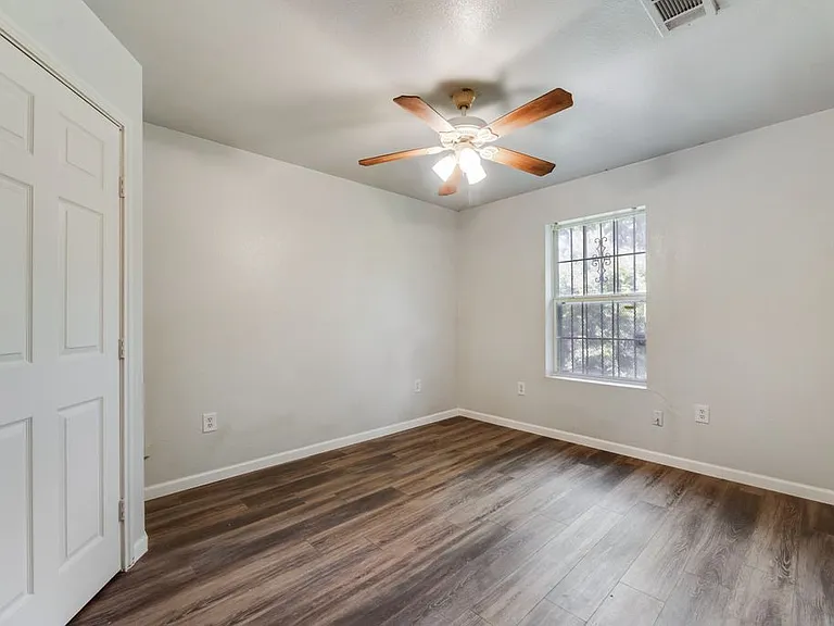 2526 Exeter Ave — Photo 14