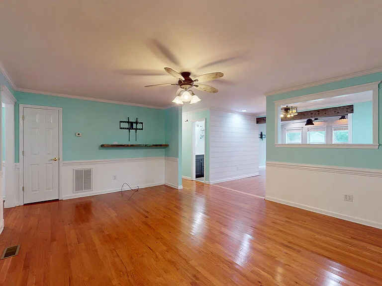 221 Salty Shores Rd — Photo 8