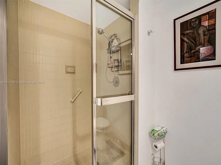 20281 E Country Club Dr #1114 — Photo 54