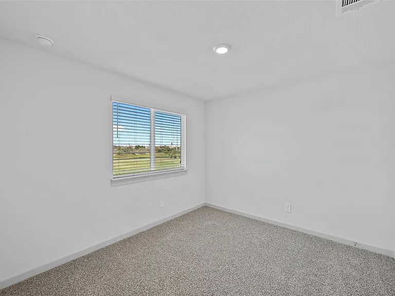 136 New Haven Ave — Photo 26