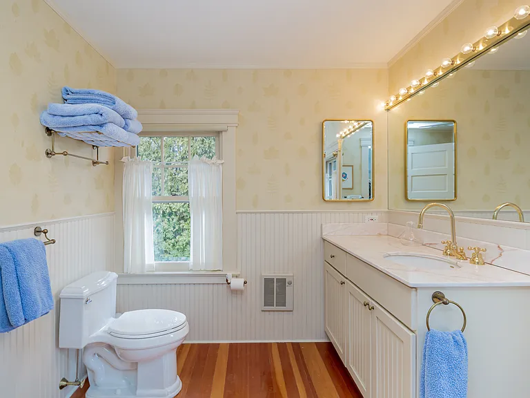 53 Meetinghouse Ln — Photo 30