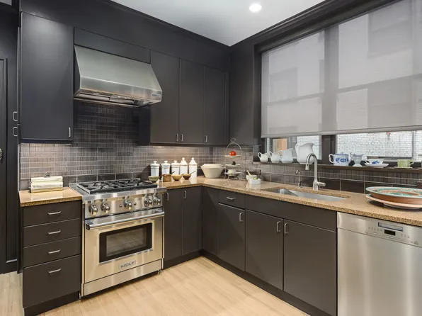 570 Park Avenue image 7 of 19