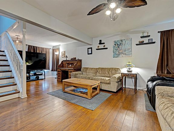 3rd image of 8152 S State Rd