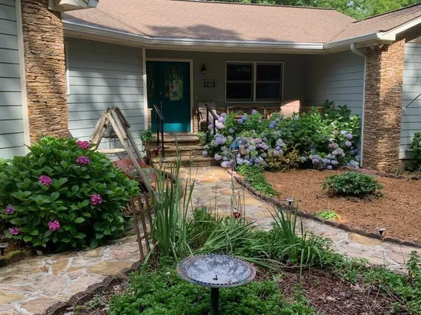 2279 Hy Top Rd, Young Harris, GA 30582