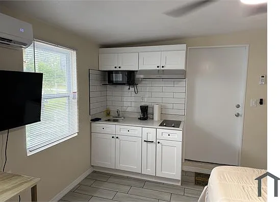 1 bed, $1,690 — Photo 2
