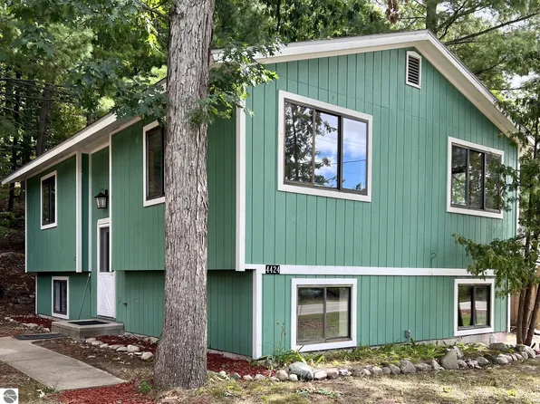 4424 Five Mile Rd, Williamsburg, MI 49690