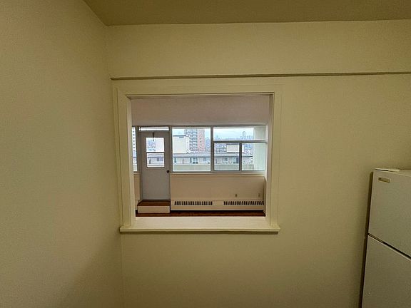 4th image of 70 McEwen Ave #1003