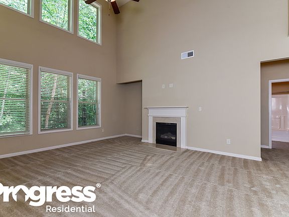 5th image of 324 Moorland Ct