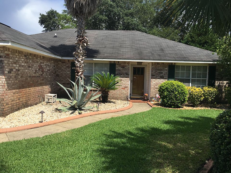 Beautifully Landscaped Front