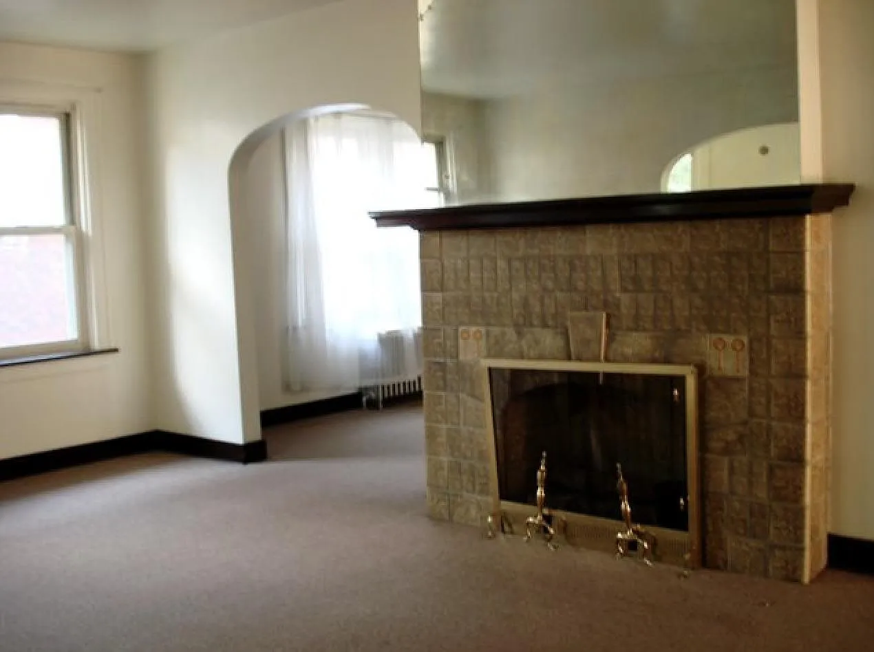 252 S Winebiddle St — Photo 2