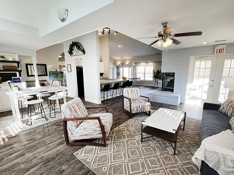 Woodhills Apartments — Photo 17