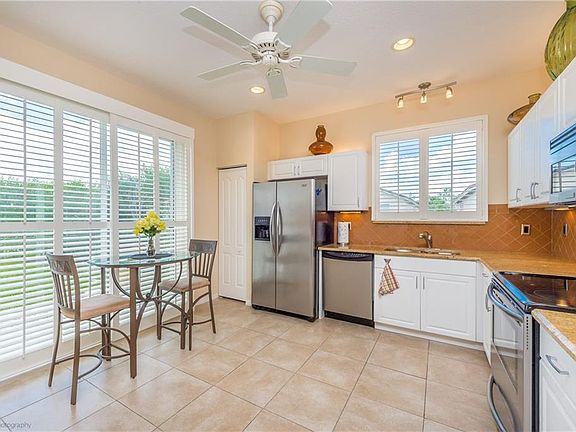 3rd image of 9533 SW Flowermound Cir